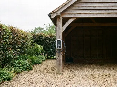 Carport ou place au fond du jardin